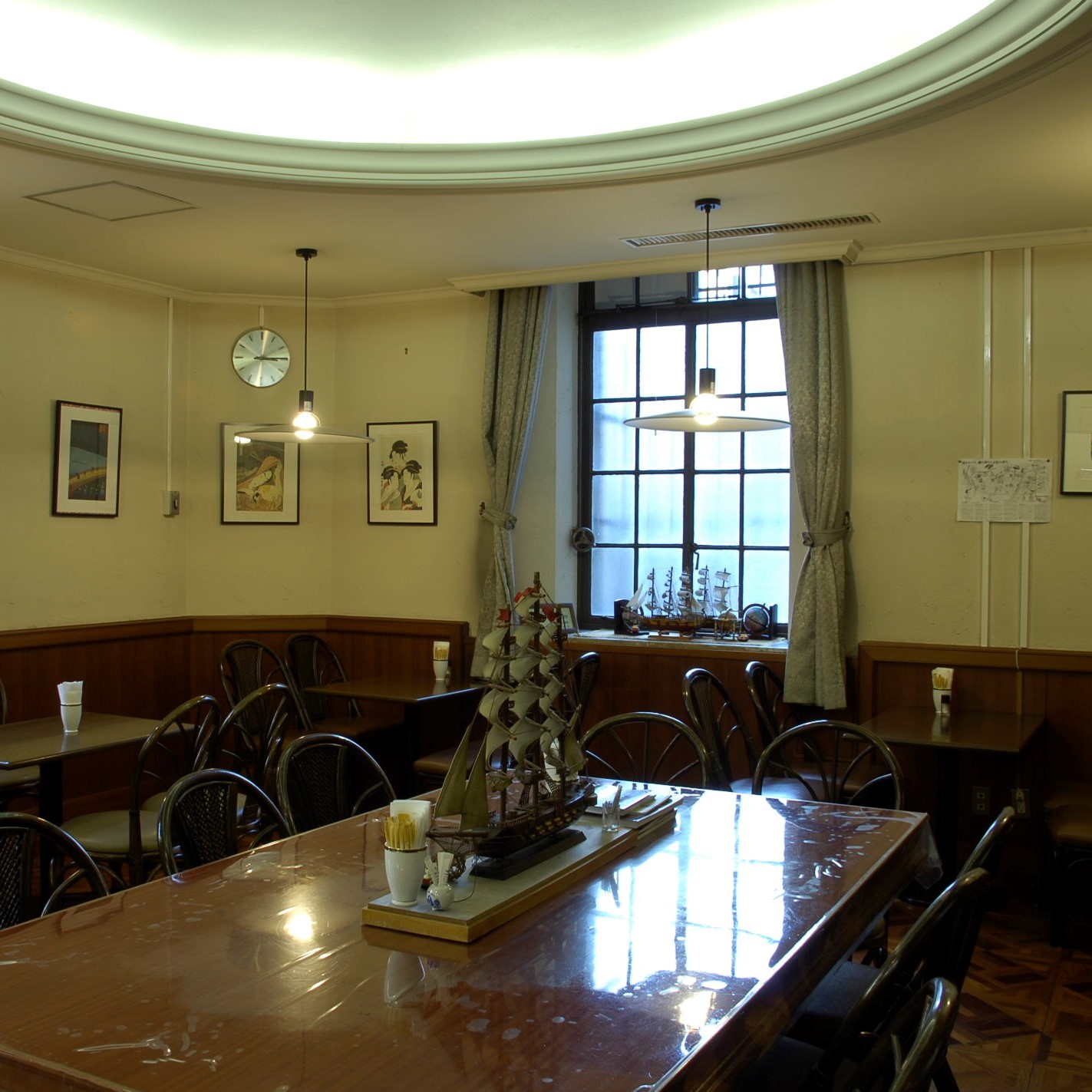 「喫茶ともしび」の営業を再開しました。